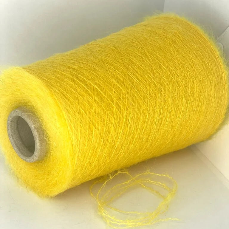 35% Kid Mohair, 5% Wool, 40% Polyamide, 20% Acrylic