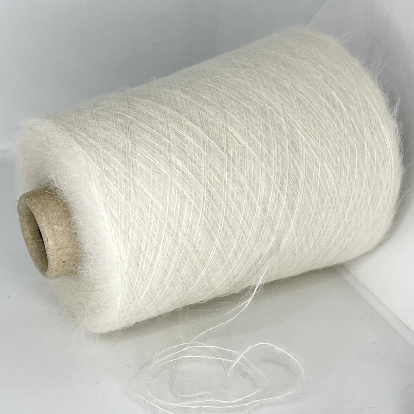 70% Baby Suri Alpaca, 30% Polyamide