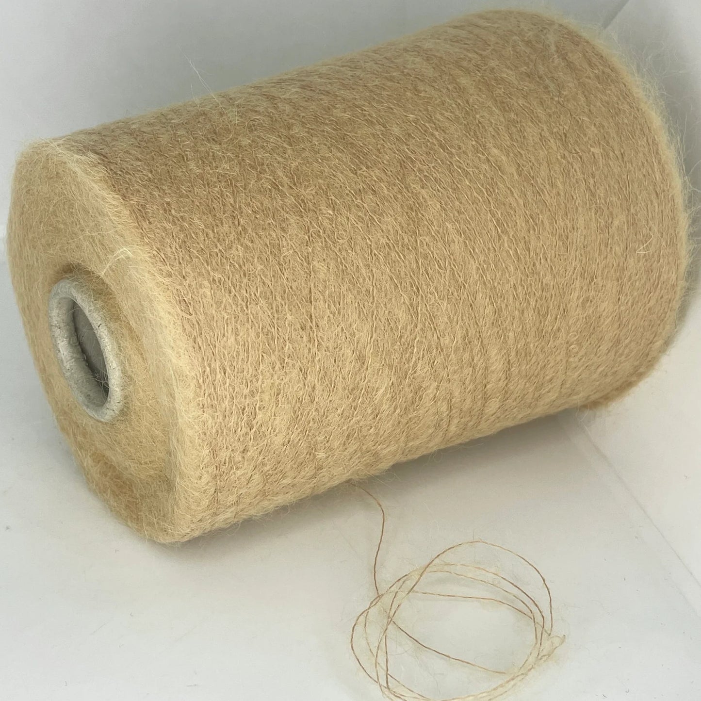 35% Baby Alpaca, 35% Mohair, 30% Polyamide