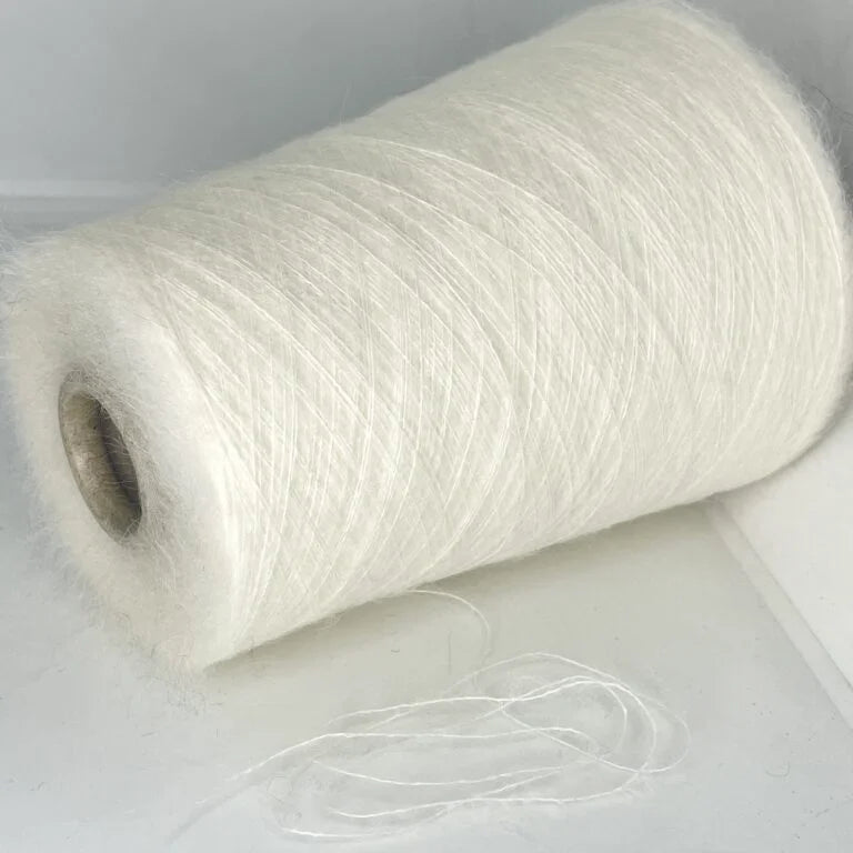 35% Baby Alpaca, 35% Mohair, 30% Polyamide