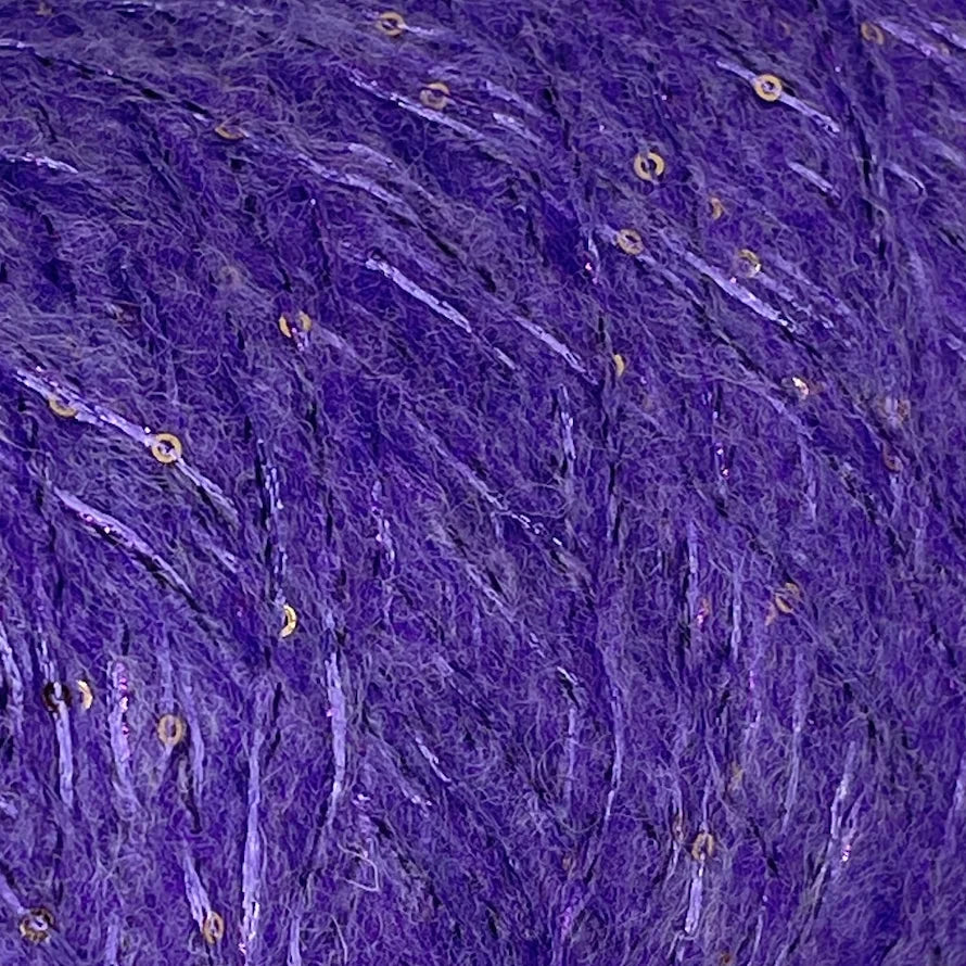 5% Merino Wool, 24% Polyamide, 35% Acrylic, 36% Polyester (Sequin)