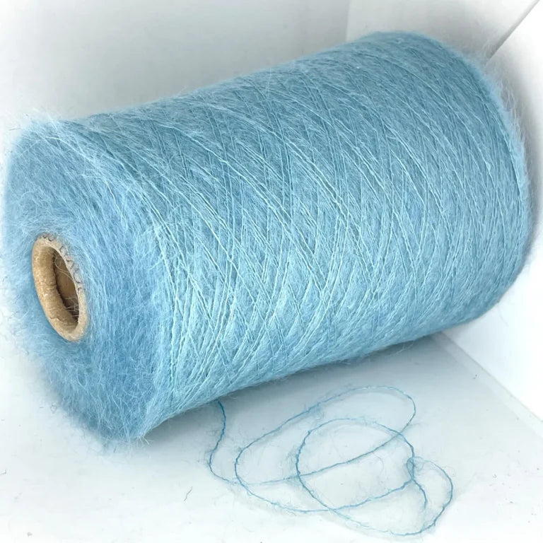 35% Kid Mohair, 5% Wool, 40% Polyamide, 20% Acrylic