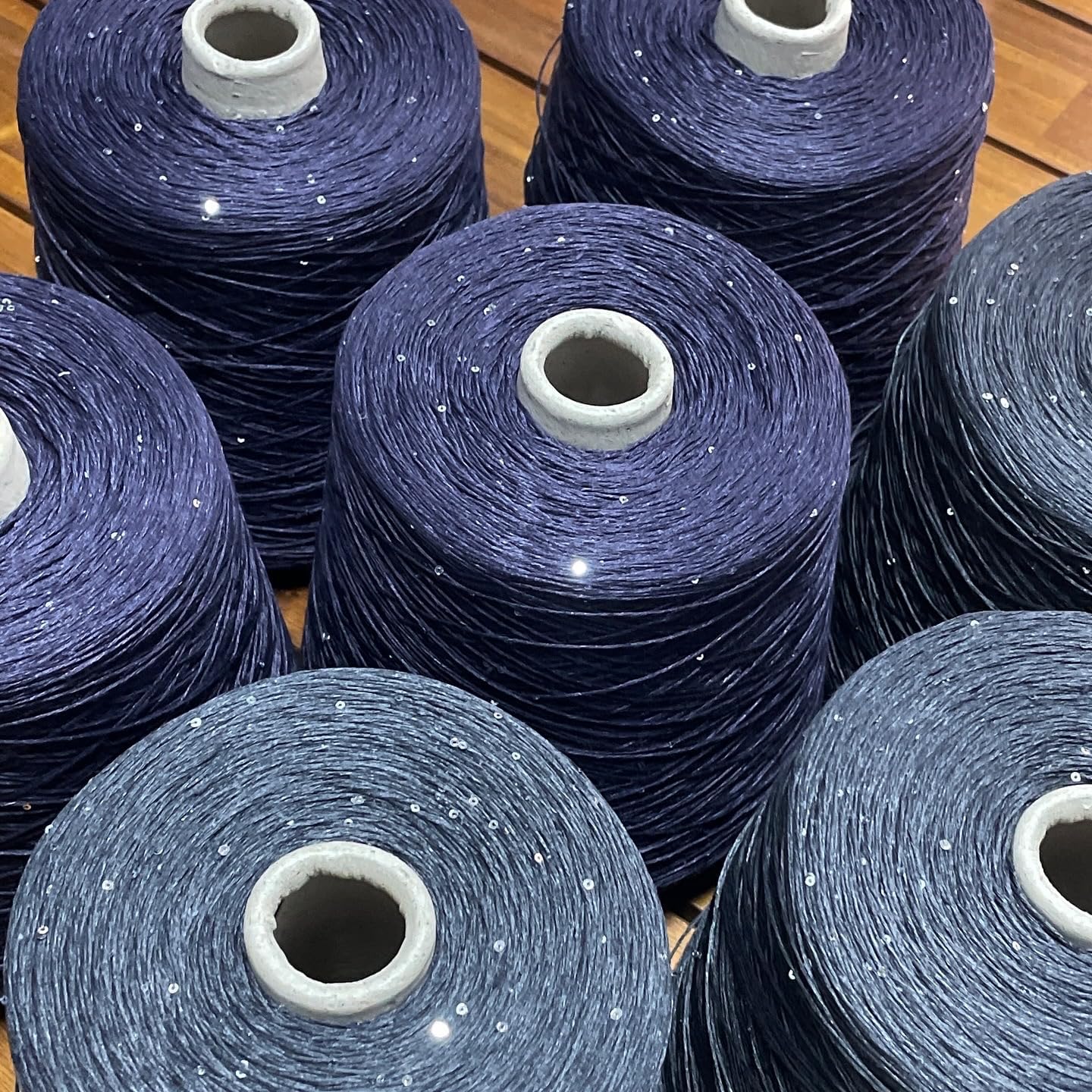 15% Silk, 80% Linen, 5% Polyester (Sequin)