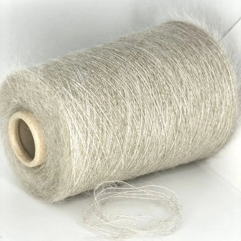 35% Kid Mohair, 5% Wool, 40% Polyamide, 20% Acrylic