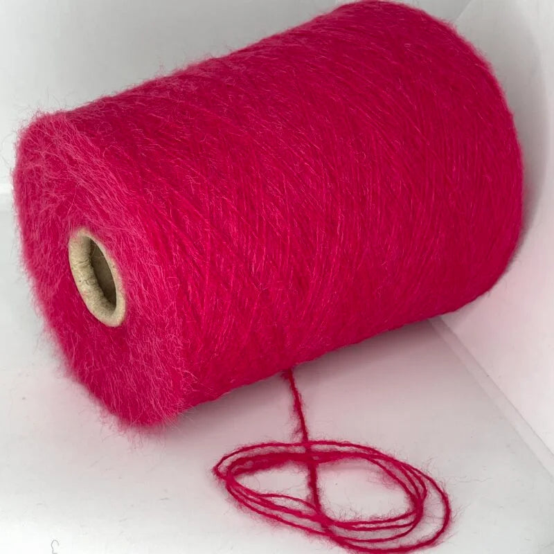 70% Baby Suri Alpaca, 30% Polyamide