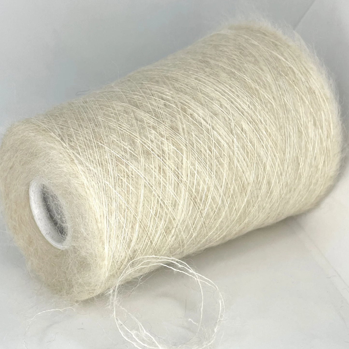 50% Super Kid Mohair, 20% Merino Wool, 30% Polyamide