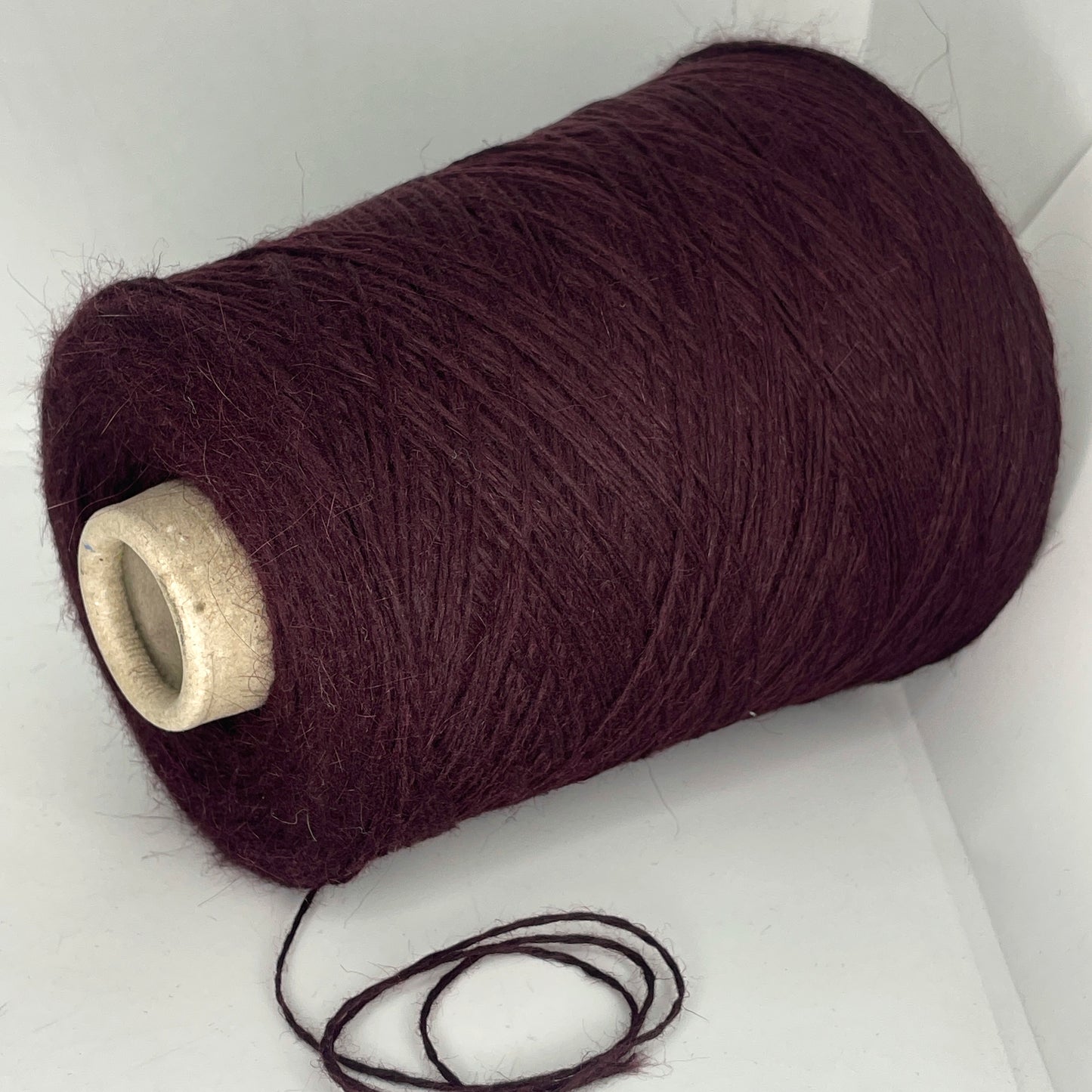 70% Angora, 10% Merino Wool, 20% Polyamide
