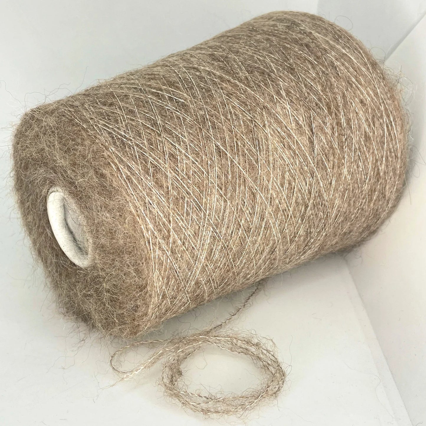 35% Baby Alpaca, 35% Kid Mohair, 30% Polyamide