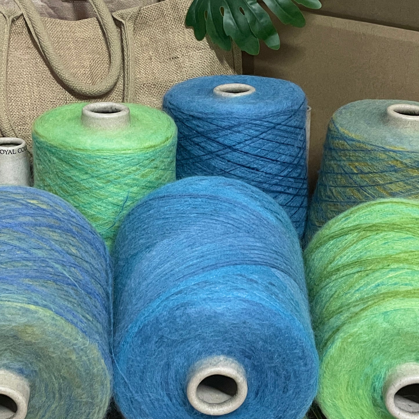 60% Baby Alpaca, 20% Virgin Wool, 20% Polyamide