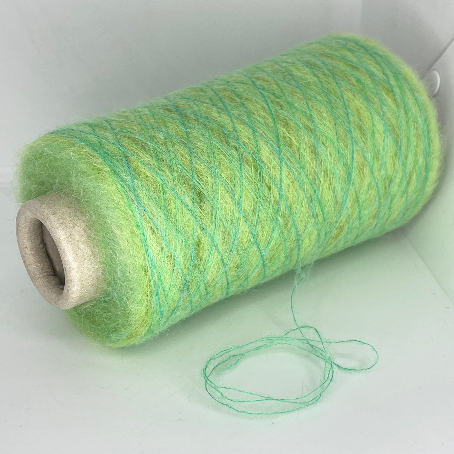 60% Baby Alpaca, 20% Virgin Wool, 20% Polyamide
