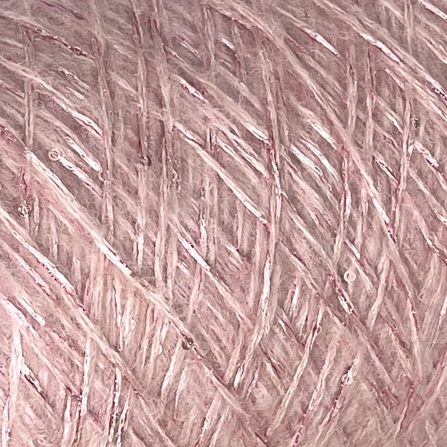 5% Merino Wool, 24% Polyamide, 35% Acrylic, 36% Polyester (Sequin)